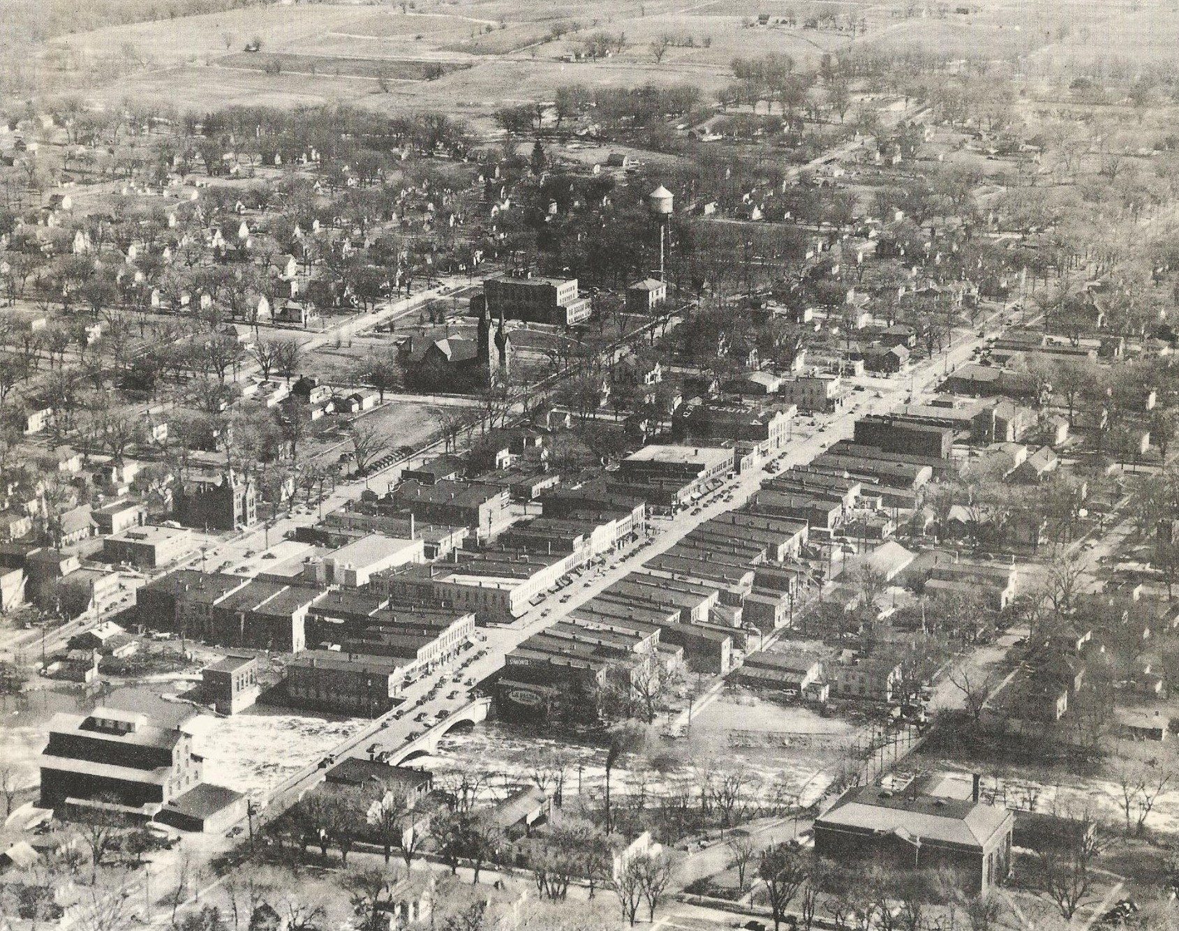 1949 aerial view of downtown Independence